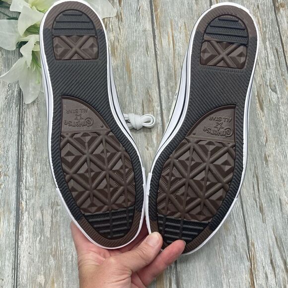 Women’s Converse Chuck Taylor All Star Butterflies Hightop Sneaker Shoes Size 8 - Picture 8 of 16